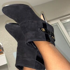 ANTONIO MELANI BLACK SUEDE ANKLE HEELED BOOTS Size 7M